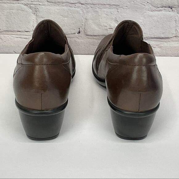 Clarks Bendables Women's Size 11 Brown Leather Ruching Minimalist Shootie Casual - Picture 3 of 12